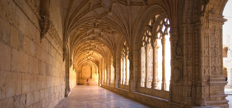 Португалия: монастырь с шипящими. Фоторепортаж