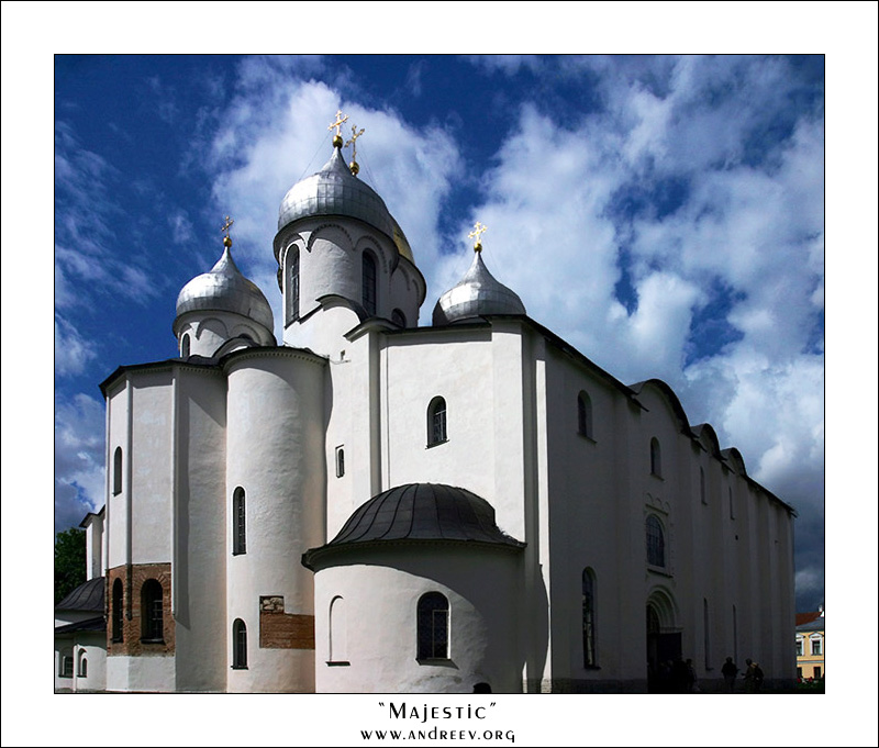 Архив 2005: Софийский собор внутри Новгородского Кремля. Построен в 11-м веке.