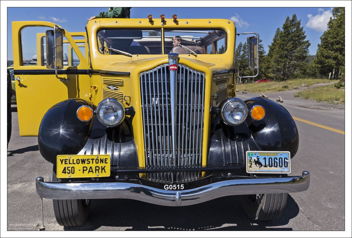Легенда Йеллоустоуна - Yellowstone Yellow Bus.