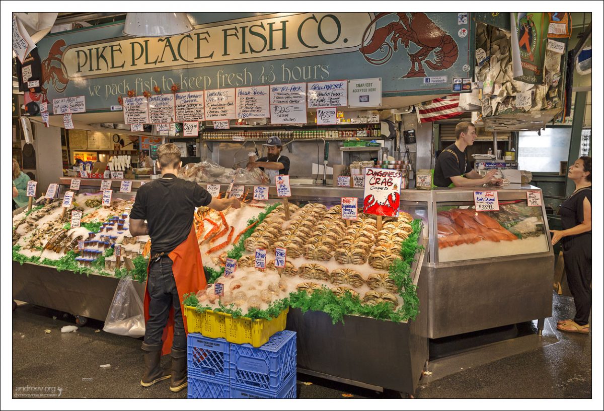 Морепродукты на любой вкус на сиэтловском рынке Pike Place Market.