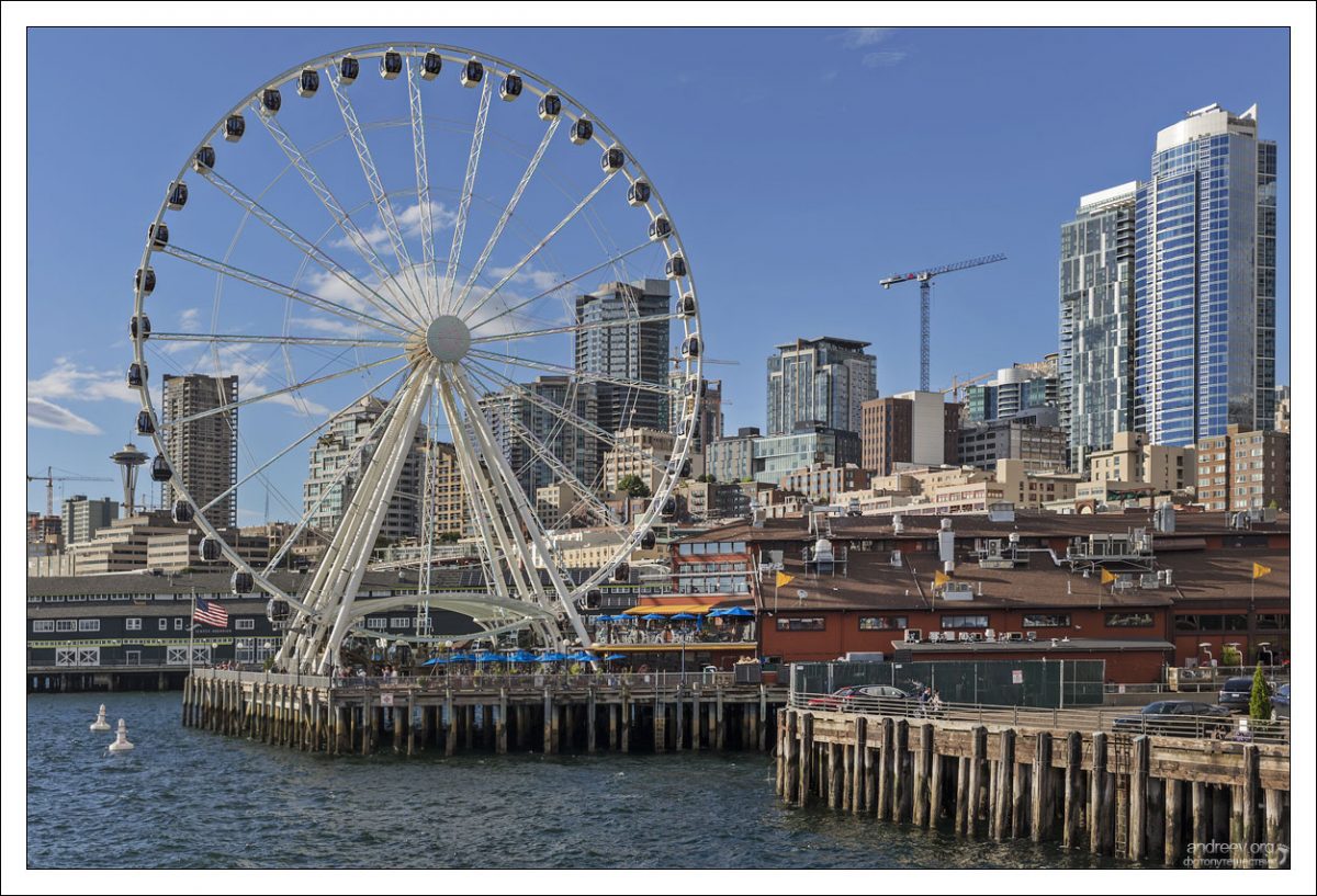 53-метровое колесо обозрения на набережной Сиэтла (The Seattle Great Wheel).