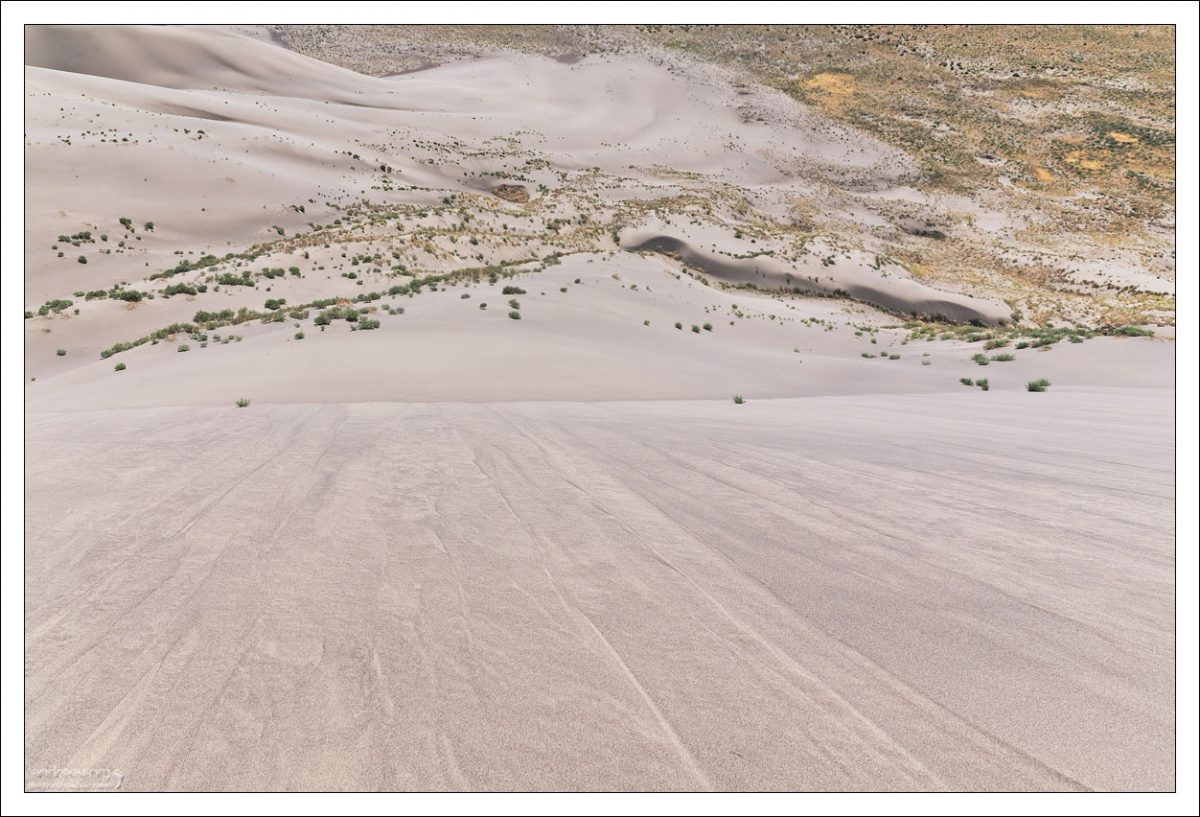 Естественная ловушка для песка, ей более 12 000 лет.