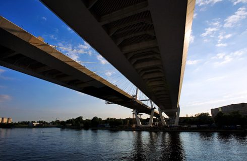 Новый подвесной мост в Уткиной заводи.