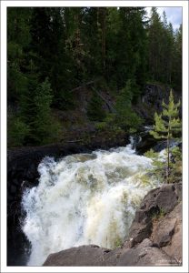 Водопад Кивач на реке Суна.