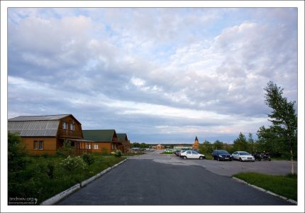 Гостиничный комплекс "Причал" в Рабочеостровске. Кемский район республики Карелия, Россия.