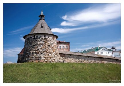 Архангельская башня Соловецкого монастыря.