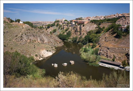 Тахо - крупнейшая река Пиренейского полуострова.
