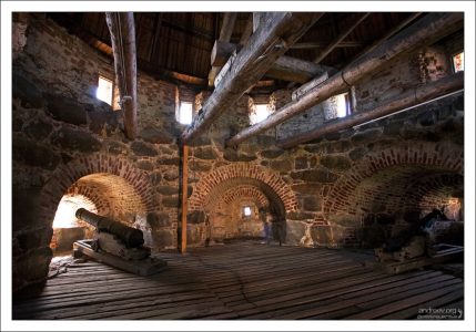 Пушки в Прядильной башне монастыря.