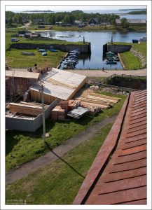 Сухой док. Сооружен на канале, соединяющем Святое озеро с Белым морем.