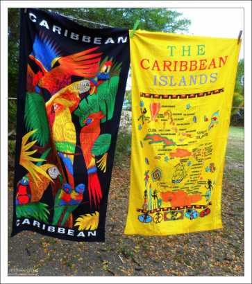 Пляжные полотенца с карибской символикой.