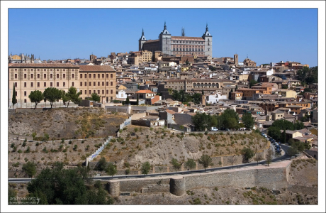 Бывшая арабская крепость Алькасар.