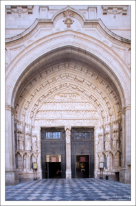Один из входов в Толедский собор - Часовые ворота (Puerta del reloj).