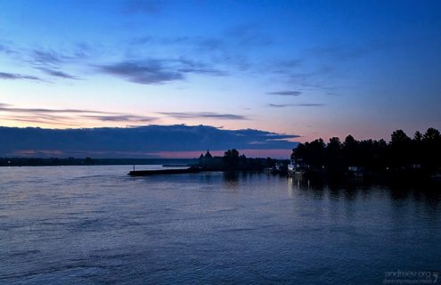 Крепость Орешек. Известна как “русская Бастилия”, где содержались члены царской семьи. Ладожское озеро.