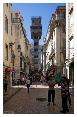 Старинный лифт Санта Жушта на одноименной улице.