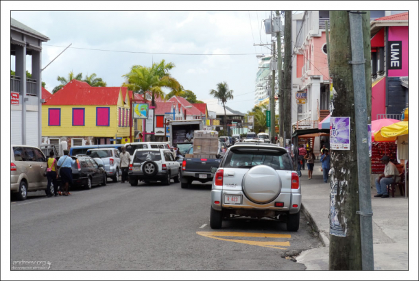 Сент-Джонс - самый большой город государства Антигуа и Барбуда.