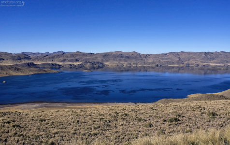 Вулканическое озеро Laguna de Salinas.