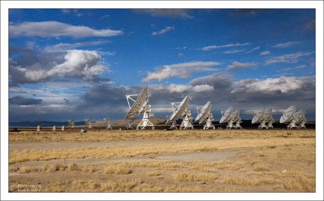 Общая разрешающая способность тарелок эквивалентна антенне диаметром 36 километров.