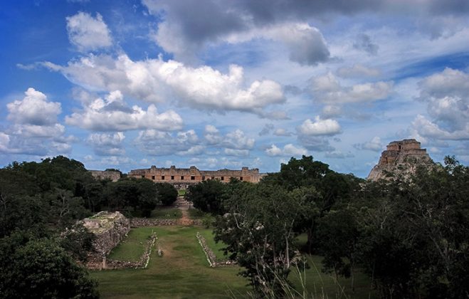 Вид на Ушмаль с высоты пирамиды Gran Piramide.