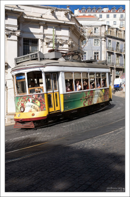 Круговой трамвайный маршрут 12E.