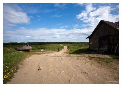 Дорога на другую сторону Большого Соловецкого острова.
