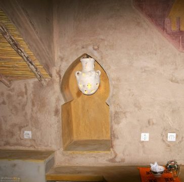 Детали интерьера номера гостиницы "Auberge de Sud".