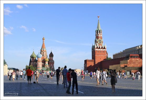 Туристы на Красной площади.