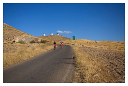 Велосипедный пробег среди мельниц.