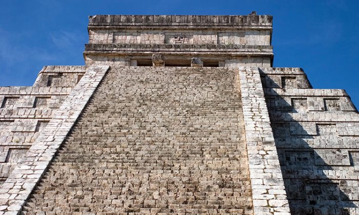 Верхняя часть Храма Кукулькана (El Castillo). Чичен-Ица.