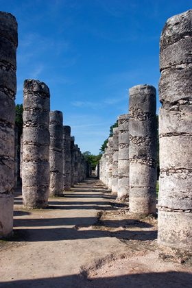 Стройные ряды колонн. Чичен-Ица.