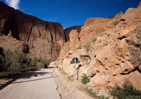 Дорога в каньон Todra.