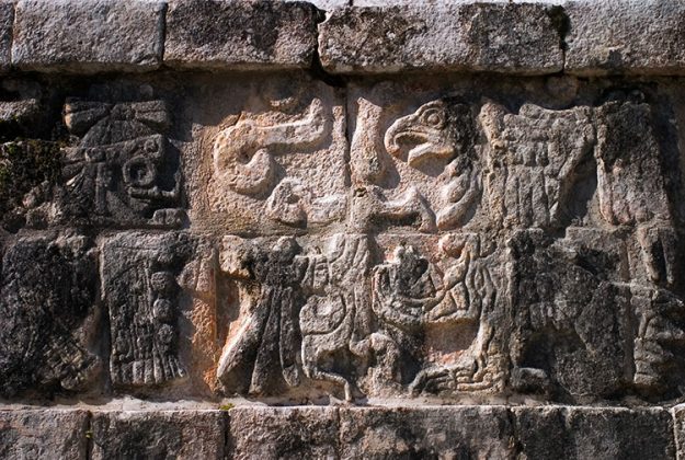 Барельефы на стенах Храма Войнов. Чичен-Ица.