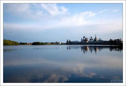 Гипнотизирующее Святое озеро.