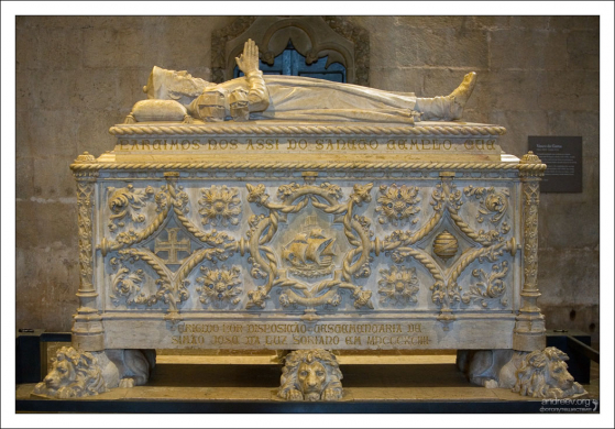 Усыпальница Васко да Гама. Скончался в 1524 году в Индии от малярии. Монастырь Жеронимуш.