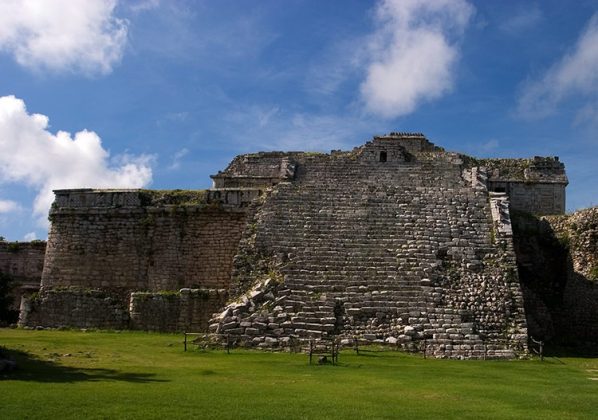 Руины Храма панелей (Templo de los Tableros Esculpidos). Чичен-Ица.
