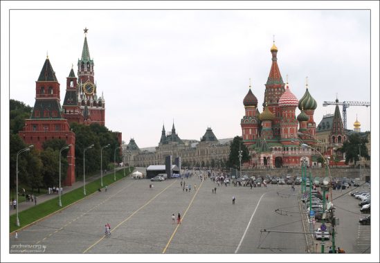 Площадь Васильевский спуск.