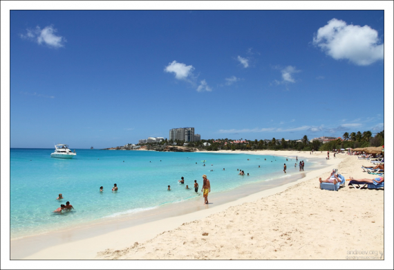 Кефалевый пляж - Mullet Bay beach.