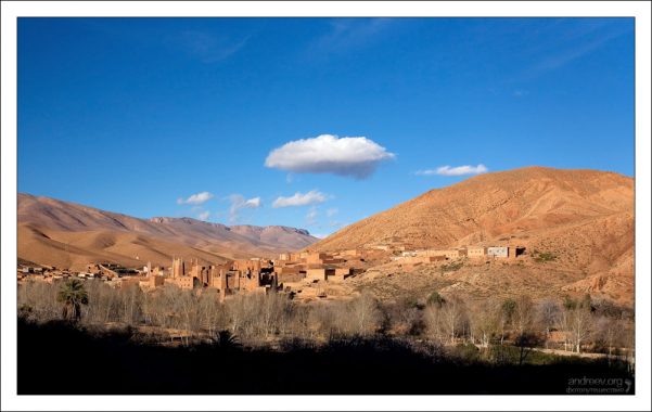 Касба Ait Ben Ali в ущелье Dades gorge.