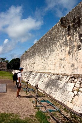 Поле для игры в мяч. Чичен-Ица.