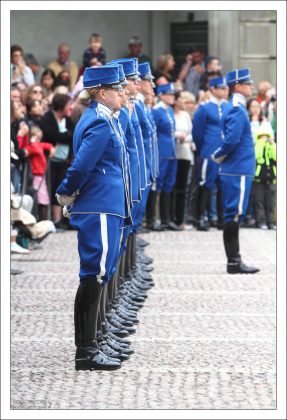 В шведской Королевской гвардии военнослужащие совсем не обязаны стоять «по струнке».