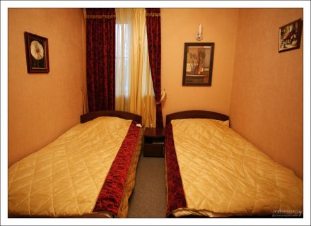 Номер в придорожном мотеле под Рязанью.