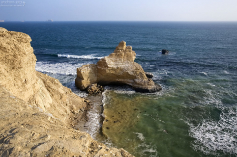 La Catedral - бывшая арка, от которой сейчас осталось лишь треугольное основание. Была разрушена при землетрясении в 2007-м году. Национальный заповедник Паракас.
