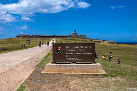 Дорога к испанской крепости El Morro.