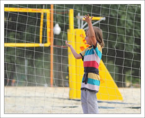 Саша на волейбольной площадке в парке Горького.