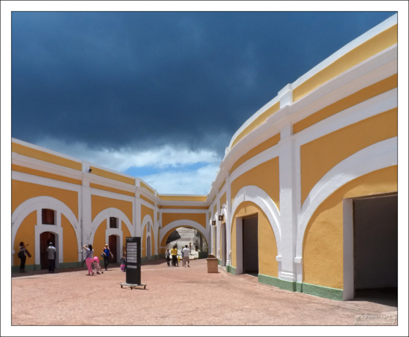 Главная площадь форта El Morro.