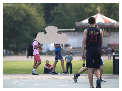 Фанерный танк в парке Горького.