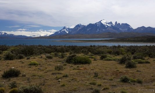 Первый взгляд на национальный парк Torres del Paine.