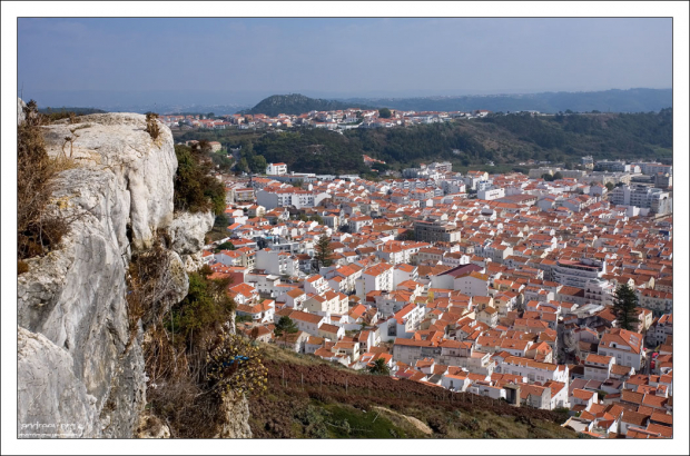 Крыши домов в Назаре с высоты квартала Ситиу.