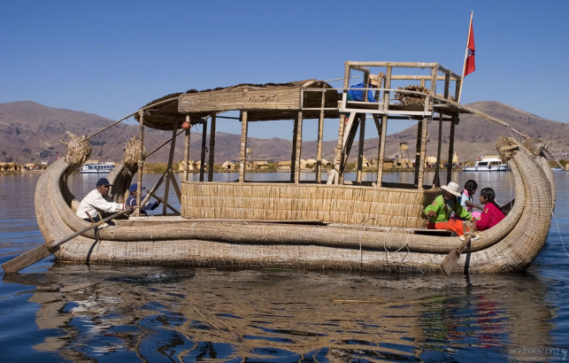 Двухэтажная лодка.