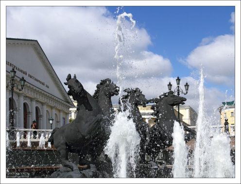 Фонтан «Четыре времени года» на Манежной площади.