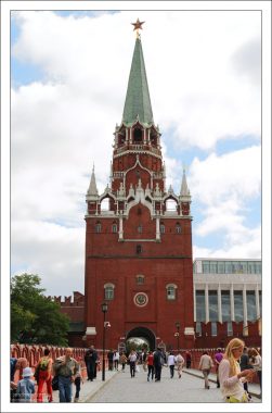 Троицкие ворота Кремля.